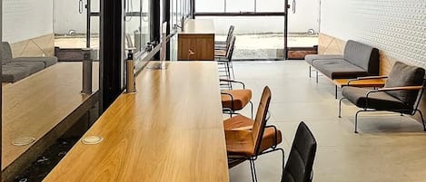 Quarto casal luxo, vista para a cidade | Área de estar