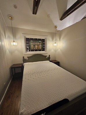 1 室のベッドルーム、WiFi (無料)、ベッドシーツ