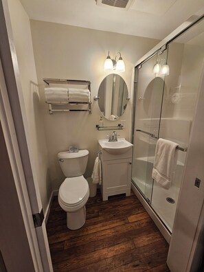 Dusche, Handtücher, Seife, Shampoo