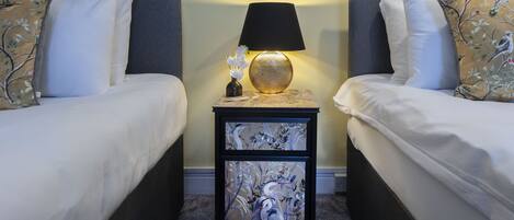 5 habitaciones, tabla de planchar con plancha y wifi gratis