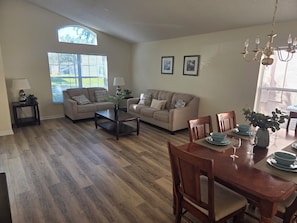 Interior - Disney 4 bed pool & spa home with game room, gated resort, free wi-fi, spacious (Kissimmee)