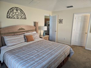 4 Schlafzimmer, Bügeleisen/Bügelbrett, WLAN, Bettwäsche