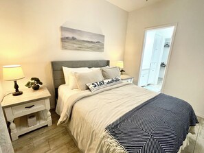 2 bedrooms, iron/ironing board, Internet, bed sheets - Newly Furnished Escape Sleeps 6 W/D-Fully Stocked (La Feria)