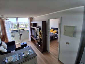 Leilighet – comfort, balkong, fjellutsikt | Safe på rommet, blendingsgardiner, lydisolert og wi-fi (inkludert)