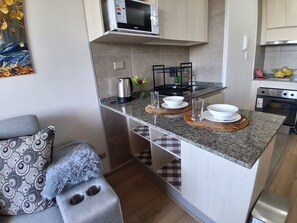 Leilighet – comfort, balkong, utsikt mot høyde | Safe på rommet, blendingsgardiner, lydisolert og wi-fi (inkludert)