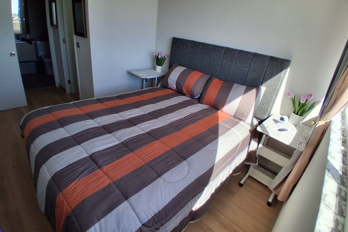 Comfort-Apartment, Balkon, Hügelblick | Zimmersafe, Verdunkelungsvorhänge, schallisolierte Zimmer