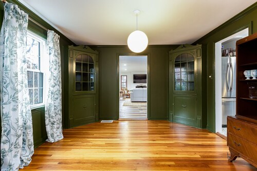 3BR, 3BA Home on Angela Blvd Steps from ND