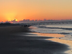 Beach nearby - A Bit O Heaven - 1 Minute to the beach on private road (Oak Island)