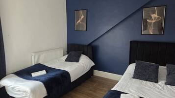 3 bedrooms, iron/ironing board, free WiFi