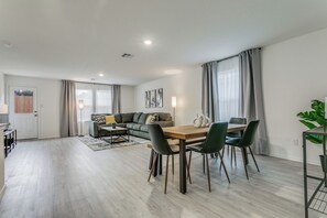 Interior - Axis Hill (New Braunfels)