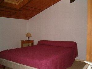 Room - Les Asturies 8 (MOLIETS ET MAA)