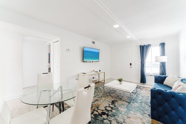 Interior - Central Spot+Free Parking+ Steps to DT & Nightlife (Miami)