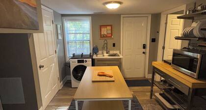 Dog Friendly with Yard-Cozy 1-bedroom apartment in tranquil Wake Forest with AC