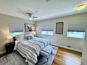 2 chambres, fer et planche à repasser, Wi-Fi gratuit, draps fournis