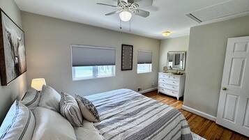 2 bedrooms, iron/ironing board, free WiFi, bed sheets