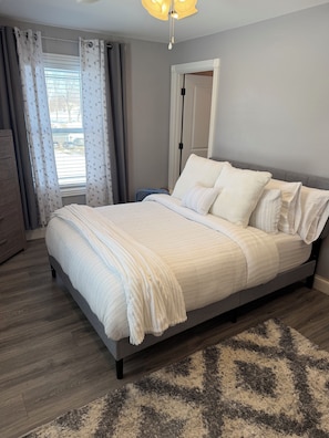 2 bedrooms, desk, free WiFi, bed sheets