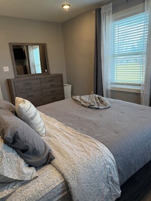 2 dormitoris, escriptori, wifi gratuïta i roba de llit 