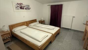 Classic-Doppel- oder -Zweibettzimmer