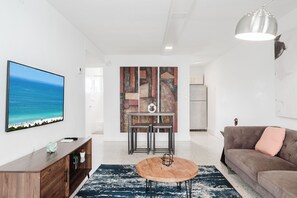 Living area - Heart of Miami  Cozy Wynwood Apt + Free Parking (Miami)