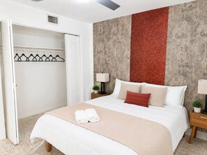 Ferros/tábuas de passar roupa, Wi-Fi, roupa de cama