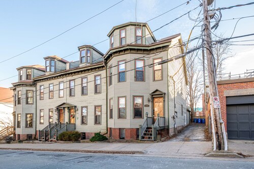 Luxury Boutique Townhouse in the Heart of Halifax