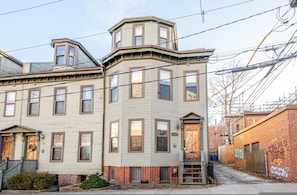 House | 3 bedrooms - Luxury Boutique Townhouse in the Heart of Halifax (Halifax)