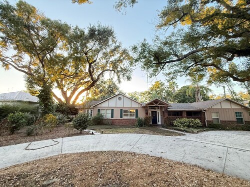 The Hidden Treasure – Spacious 3 Bedroom Retreat in Lakeland