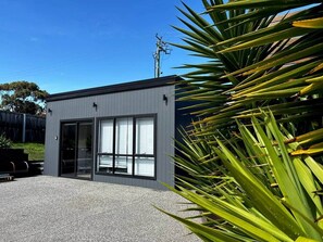 Exterior - Cozy Tiny Home Near Hobart & Tasmania’s East Coast (Sorell)