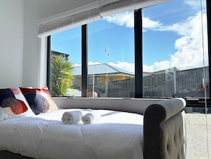 Room - Hobart Family Retreat | Spa & Dual Living Home (Sorell)