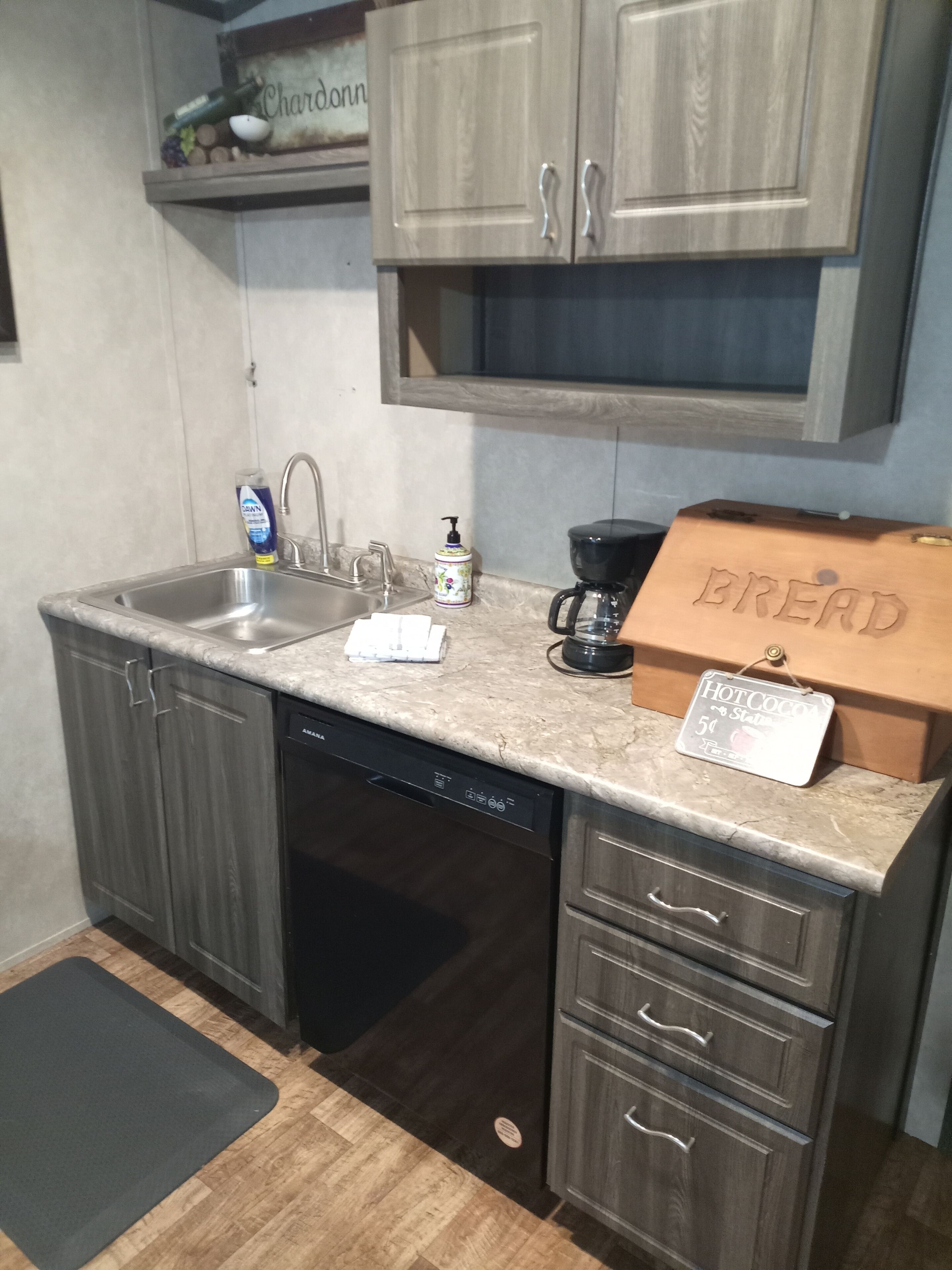 المنشأة من الداخل