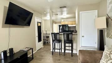 舒適獨棟房屋, 2 間臥室, 可攜帶寵物 | 起居區