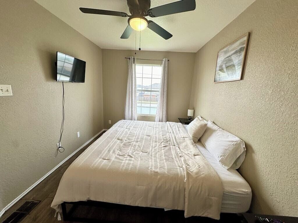 Casa conforto, 2 quartos, aceita animais de estimação | Ferros/tábuas de passar roupa, Wi-Fi de cortesia