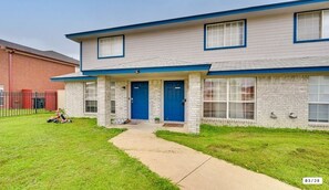 Casa conforto, 2 quartos, aceita animais de estimação | Fachada