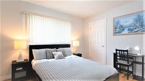 3 chambres, fer et planche à repasser, accès Internet, draps fournis