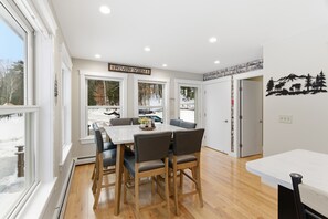 Dining - Enjoy private and pristine access to the Pemigewasset River from THE RIVER VIEW… (Campton)