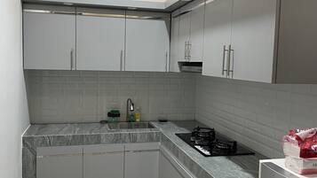 Luksus-dobbeltværelse | Privat køkken | Elkedel, højstol