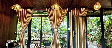 Deluxe Twin With Garden View | Minibar, free WiFi, bed sheets