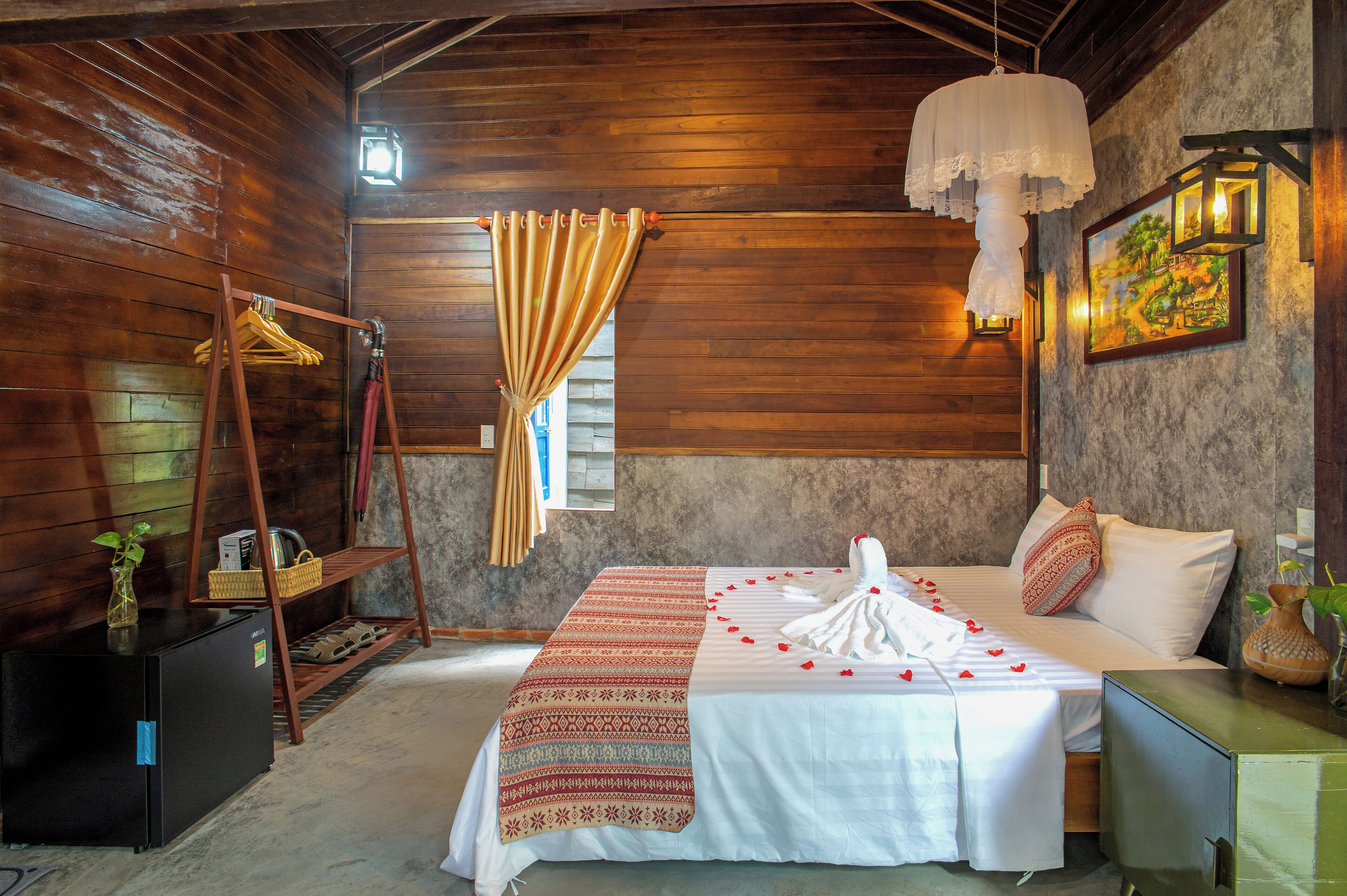 Habitación superior, vistas al jardín | Minibar, wifi gratis, ropa de cama