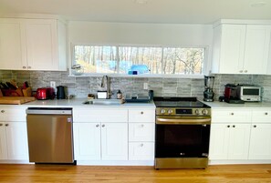 Oven, stovetop, dishwasher