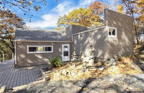 3 Bedroom Dream: Hudson Valley views, Woodbury Commons, West Point & Storm King