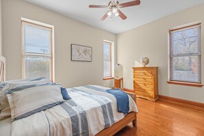 2 habitaciones, tabla de planchar con plancha, wifi y ropa de cama