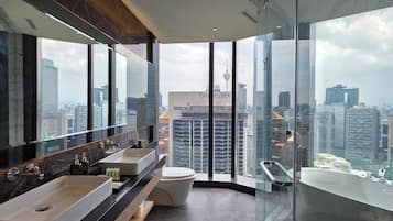 Premium Suite, City View | Bathroom | Slippers