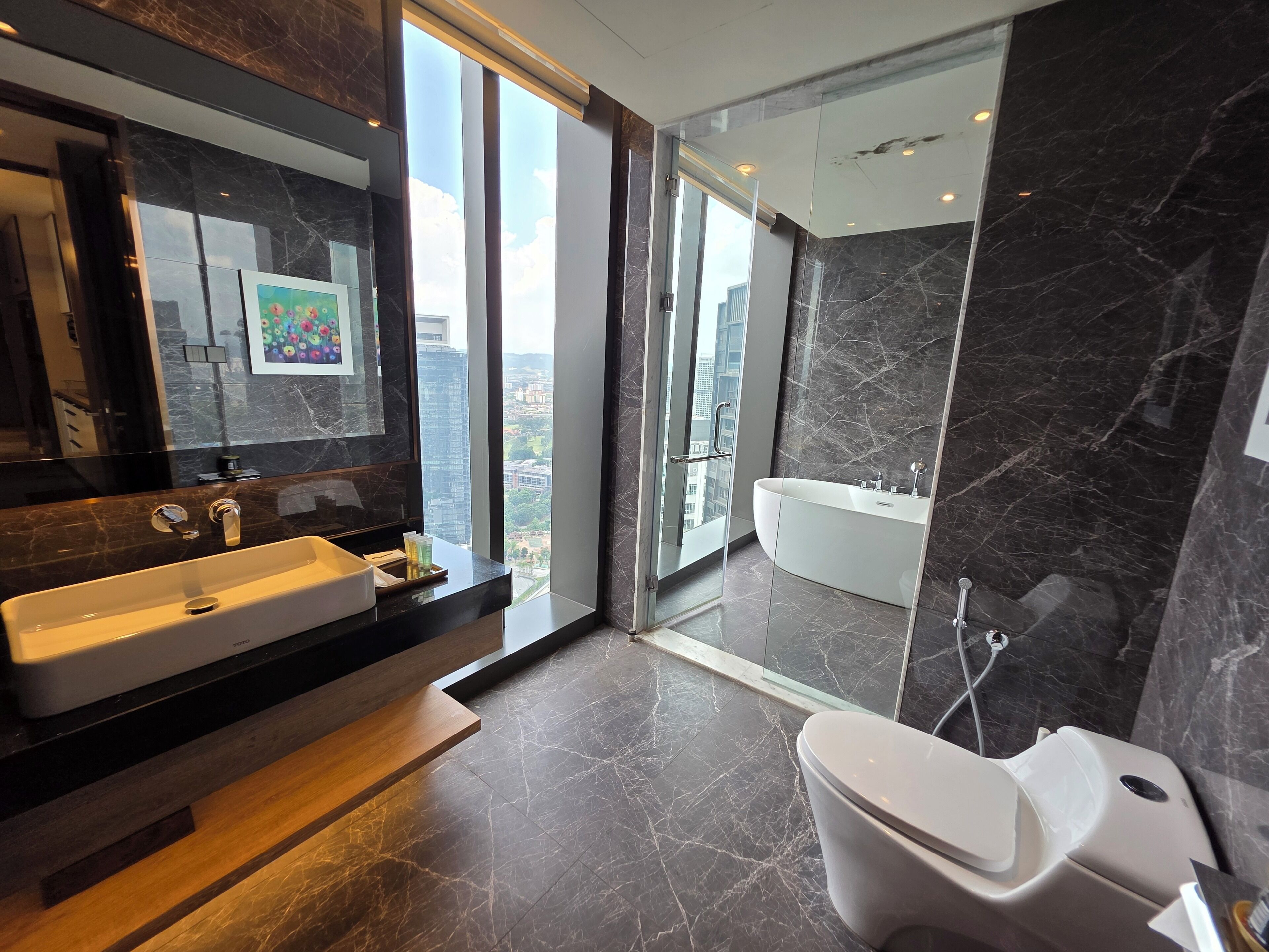Luxury Apartment, City View | Bathroom | Slippers