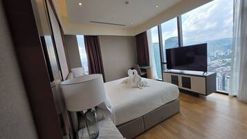 Soundproofing, iron/ironing board, free WiFi