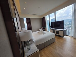 Phòng cách âm, bàn ủi/dụng cụ ủi quần áo 