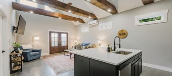 1BD Modern Bourbon Home
