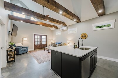 1BD Modern Bourbon Home