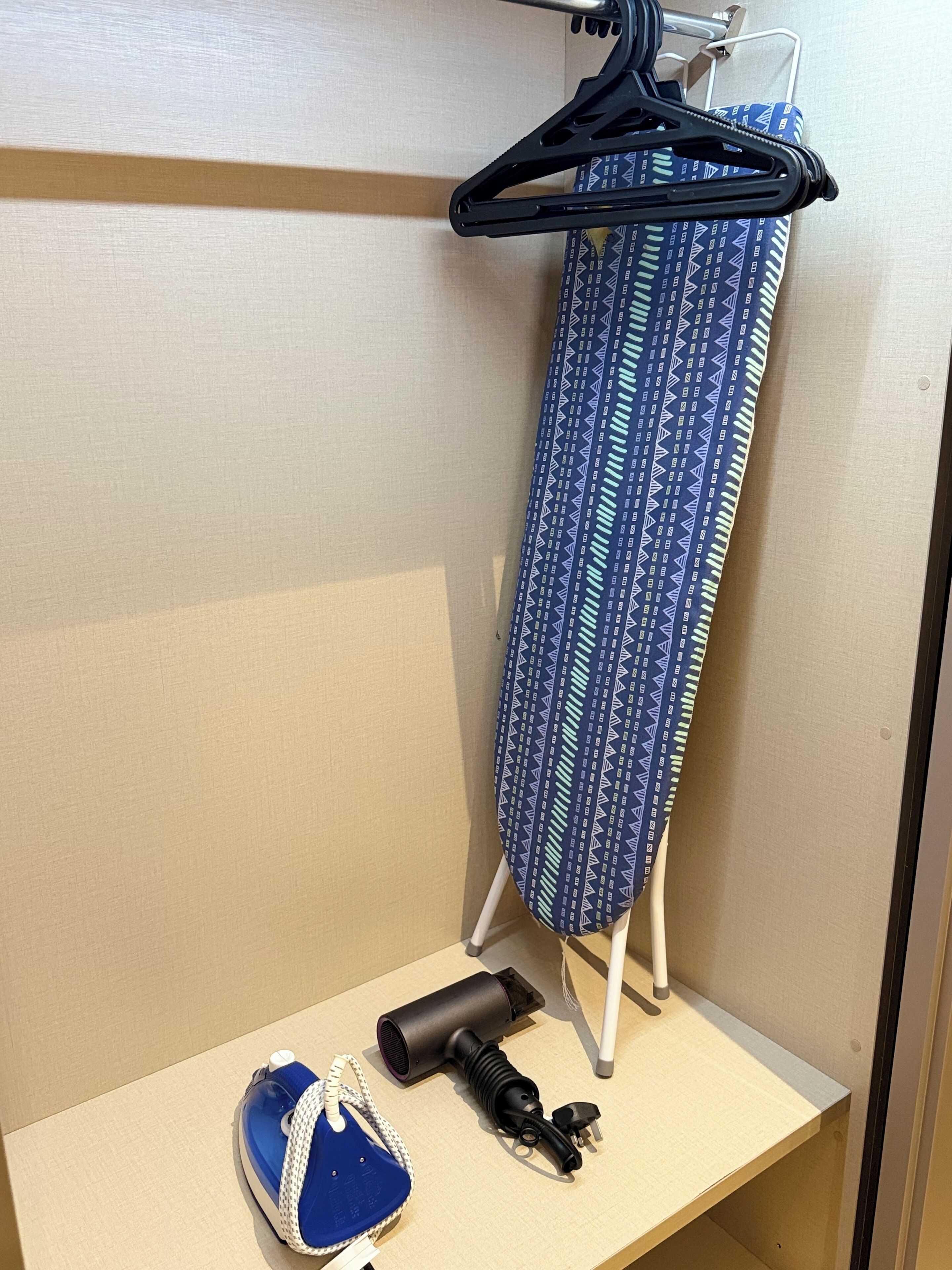 Căn hộ Deluxe, quang cảnh thành phố | Tủ quần áo