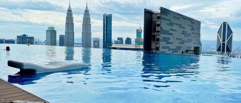 Kolam renang outdoor