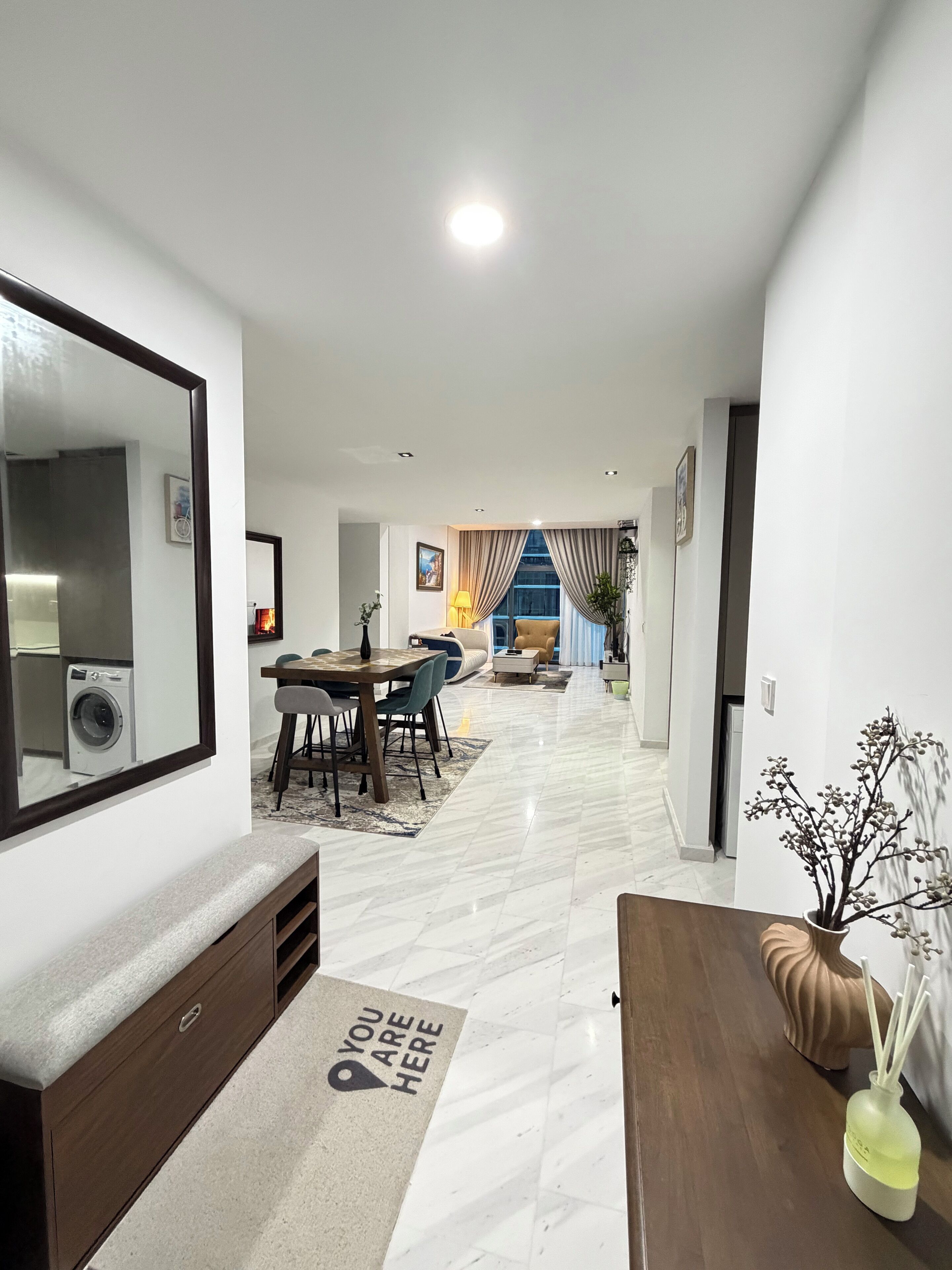 Premium appartement, balkon, uitzicht op stad | Een bureau, een laptopwerkplek, geluiddichte muren